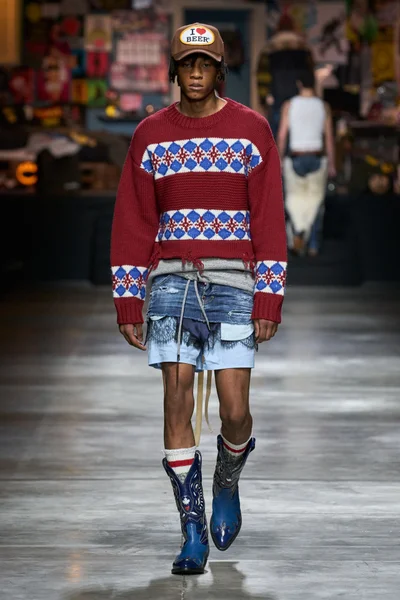Look 19
